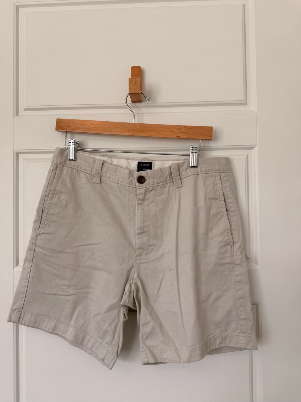 J.Crew Men's 7" Inseam Chino Shorts – Size 31